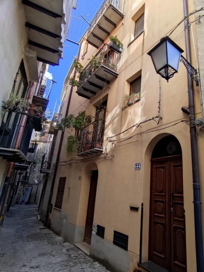 فيلا 100 Passi Castelbuono Experience المظهر الخارجي الصورة